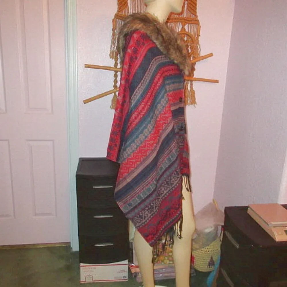Aztec Knit Poncho Cardigan Sweater Shawl Wrap Cape Faux Fur Collar Fair Isle NWT